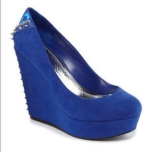 Gianna Bini blue suede leopard, zipper, and spike wedge size 6